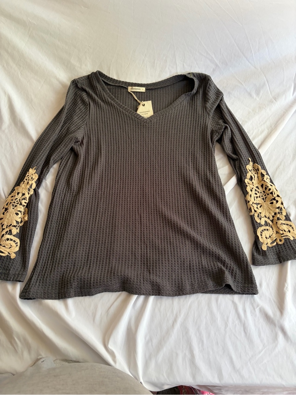 Waffle Knit V-Neck Top with Crochet Sleeve Detail - Gray & Cream Size L